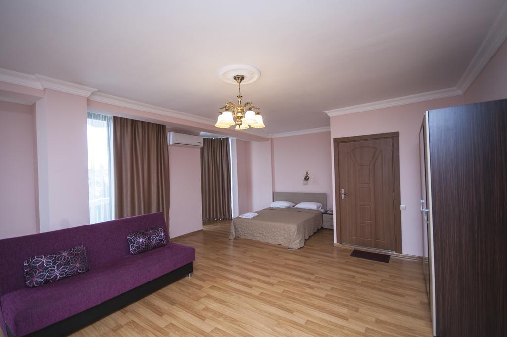 Hotel "Premium Palace" Batumi Rum bild