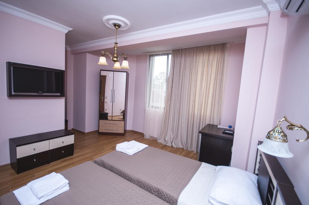 Hotel "Premium Palace" Batumi Rum bild